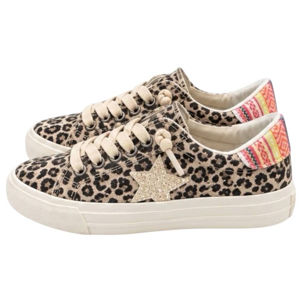 NEW VERY G women's 2 star sneaker in taupe